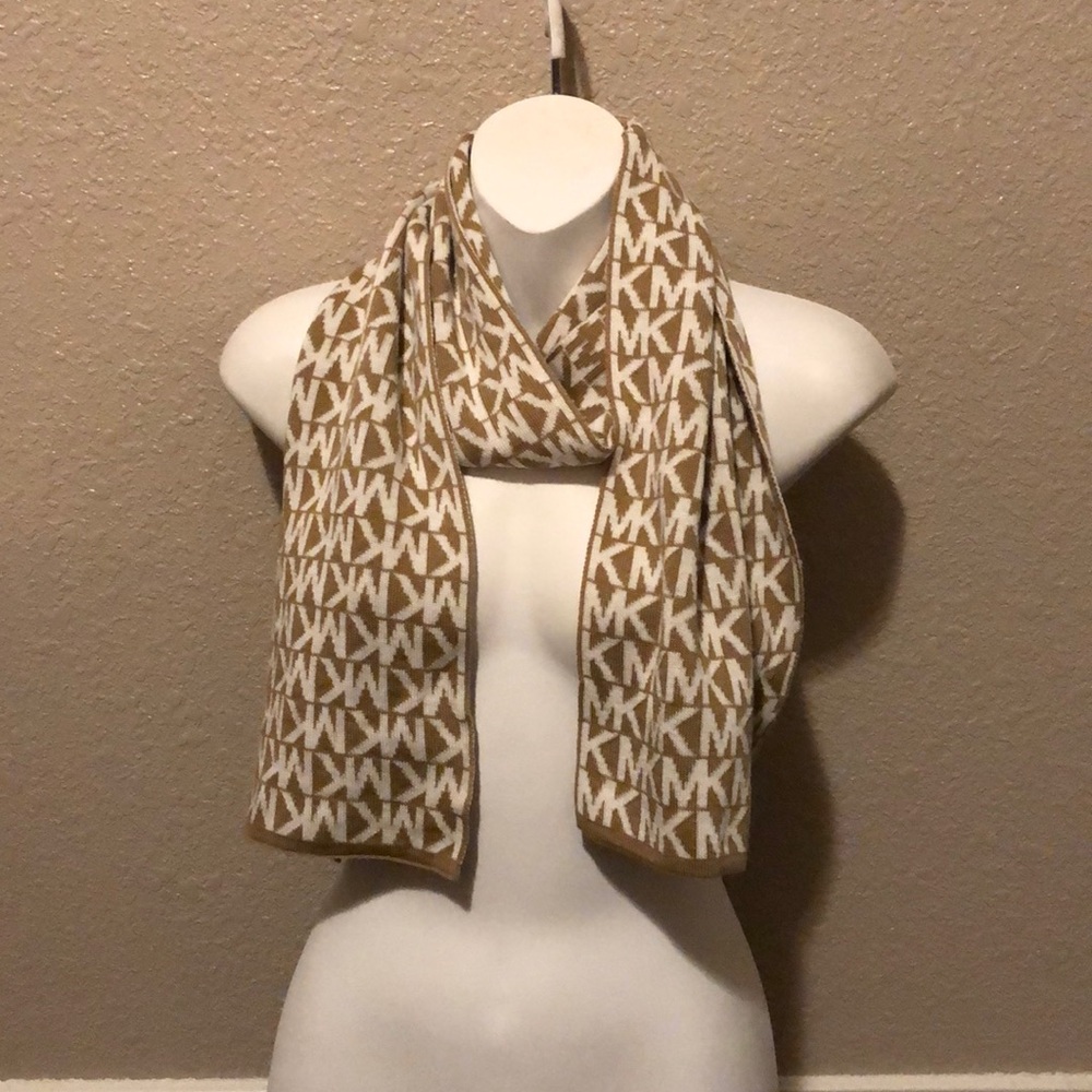 Like new Michael Kors MK scarf tan and white